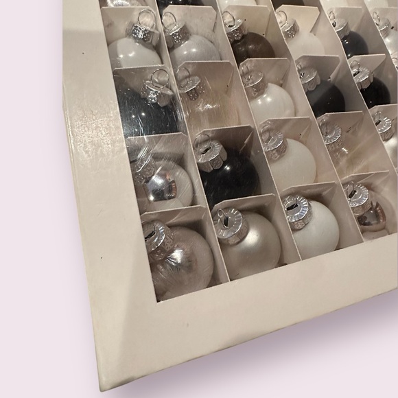 Elegant Black and White Set of 49 Mini Round Glass Ornaments Target Brand - Picture 3 of 11